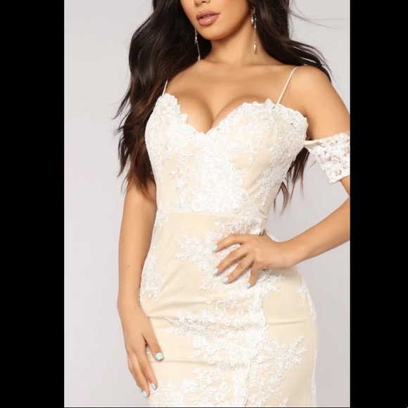 Fashion Nova ivory and nude lace maxi dress - Picture 3 of 4